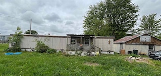 10008 Elm St, Laurel, IN 47024