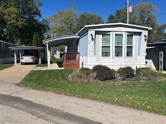 16 Van Ess Dr, Olmsted Township, OH 44138