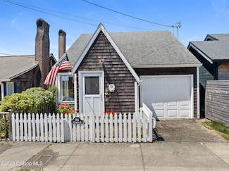 914 N Franklin St, Seaside, OR 97138
