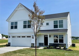 1512 Knightsbridge Ct, Carlisle, OH 45005