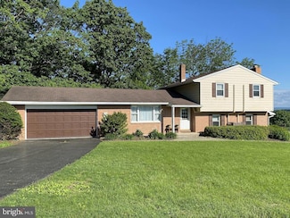1264 W Leesport Rd, Leesport, PA 19533