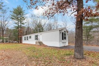 52 Little Falls Bridge Rd, Rochester, NH 03867