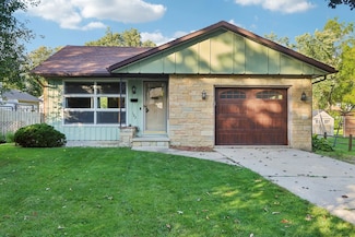 123 W Oak St, Lake Mills, WI 53551