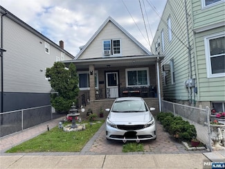 188 Hoyt St, Kearny, NJ 07032