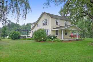 8542 Elm Ave, Newaygo, MI 49337