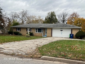 1910 Weiss St, Saginaw, MI 48602