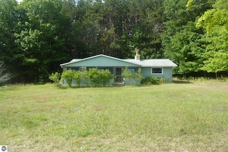 2898 Glory Rd, Frankfort, MI 49635