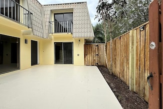 1700 Embassy Dr Unit 402, West Palm Beach, FL 33401