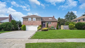 827 Eastfield Rd, Westbury, NY 11590