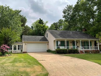 19 Cottonwood Dr, Searcy, AR 72143