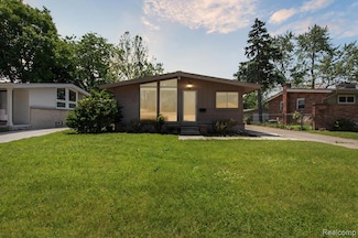 2017 Nakota Rd, Royal Oak, MI 48073