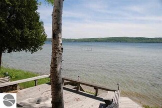 7255 Deadstream Rd, Honor, MI 49640
