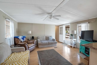 36 Landmark Dr, Decaturville, TN 38329