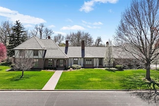 21 Huntwick Ln, Englewood, CO 80113