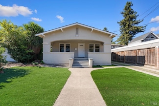 743 Davis St, Santa Rosa, CA 95401