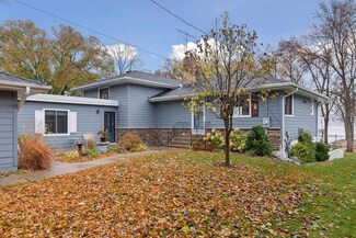 445 Lakeside Dr S, Bayport, MN 55003