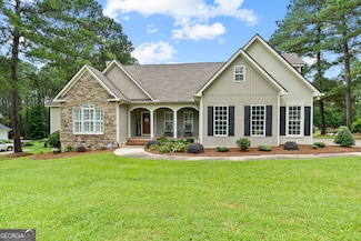 160 Hidden Lakes Dr, Gray, GA 31032