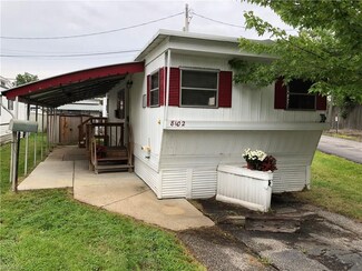 8102 Russell Ln, Cleveland, OH 44144