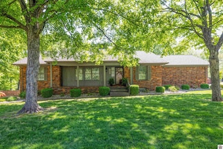 805 S 16th St, Murray, KY 42071