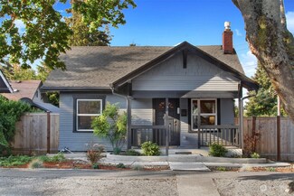 1015 S 43rd St, Tacoma, WA 98418
