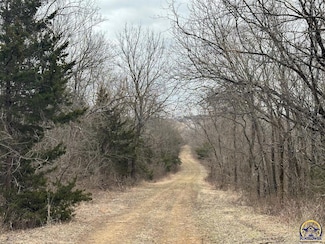 20958 Ida St, Lansing, KS 66043