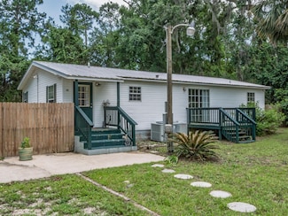 17 Chinook Trail, Crawfordville, FL 32327