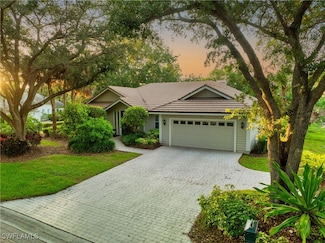858 Wyndemere Way, Naples, FL 34105