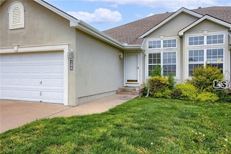 206 SW Chartwell Dr, Lees Summit, MO 64082