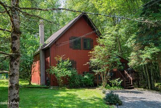 11 Oak Ct, Lake Ariel, PA 18436