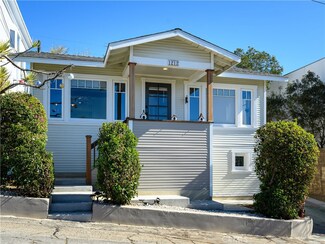 1212 Ocean Dr, Hermosa Beach, CA 90254