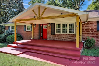 134 Birchwood Dr, Charlotte, NC 28214