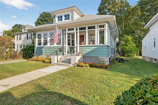 536 Willett Ave, Riverside, RI 02915