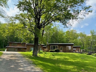 2588 Vermont 11, Peru, VT 05152