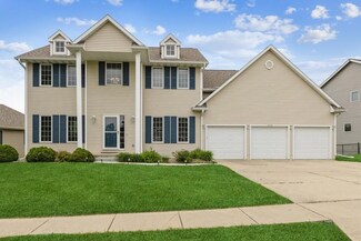 1702 Pinewood Ct SW, Altoona, IA 50009