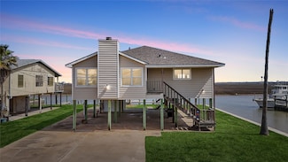 426 Shark Ln, Freeport, TX 77541