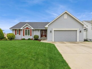 2555 E Leach Ave, Des Moines, IA 50320