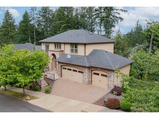 8219 SE Pineridge Ct, Portland, OR 97236
