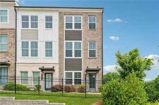 2631 Creekside Dr NW, Atlanta, GA 30318