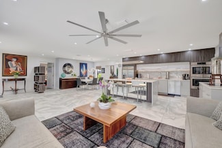 422 NE 27th St, Wilton Manors, FL 33334