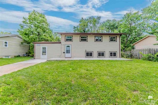 2004 Strong Ave, Manhattan, KS 66502