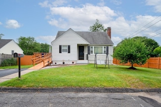 96 Calumet Ave, Worcester, MA 01606