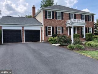 9915 Chase Hill Ct, Vienna, VA 22182