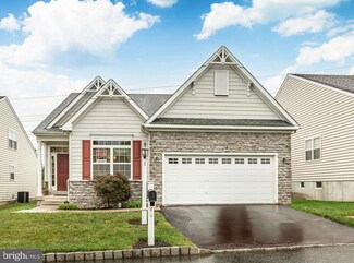 4327 Meadowridge Ln, Collegeville, PA 19426