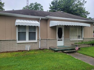 1002 S Breckinridge St, Monroe City, IN 47557