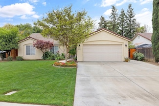 2523 W Babcock Ct, Visalia, CA 93291