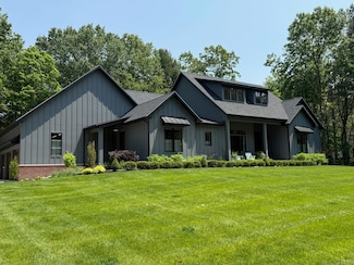 3341 Gaslight Ln, Saugatuck, MI 49453