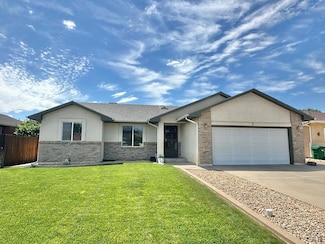 7 Trent Ct, Pueblo, CO 81005