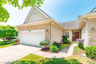3579 Grove Ln Unit 15, Auburn Hills, MI 48326