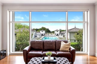 1 Tower Dr Unit 203, Portsmouth, RI 02871