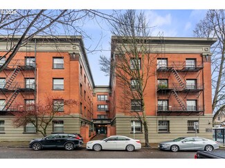 2109 NW Irving St Unit 204, Portland, OR 97210